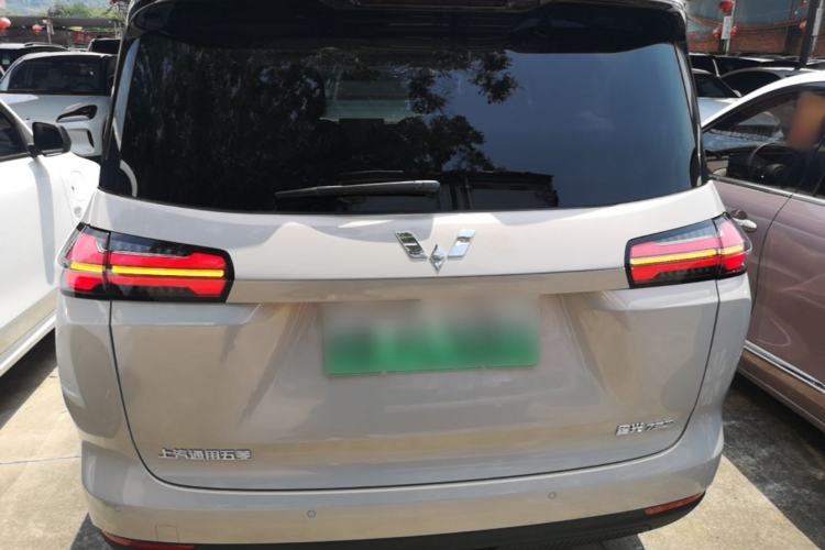 Used Wuling Starlight 730 2025 Model Plug-in Hybrid 125km Luxury Edition Rear