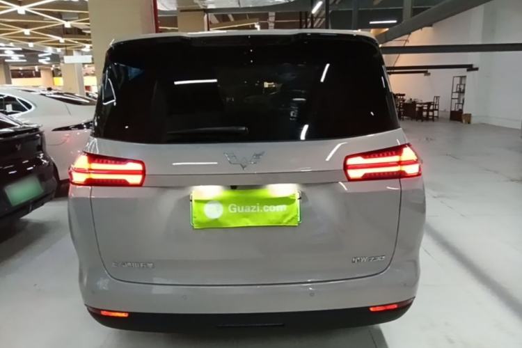 Used Wuling Starlight 730 2025 Model Plug-in Hybrid 125km Luxury Edition Rear