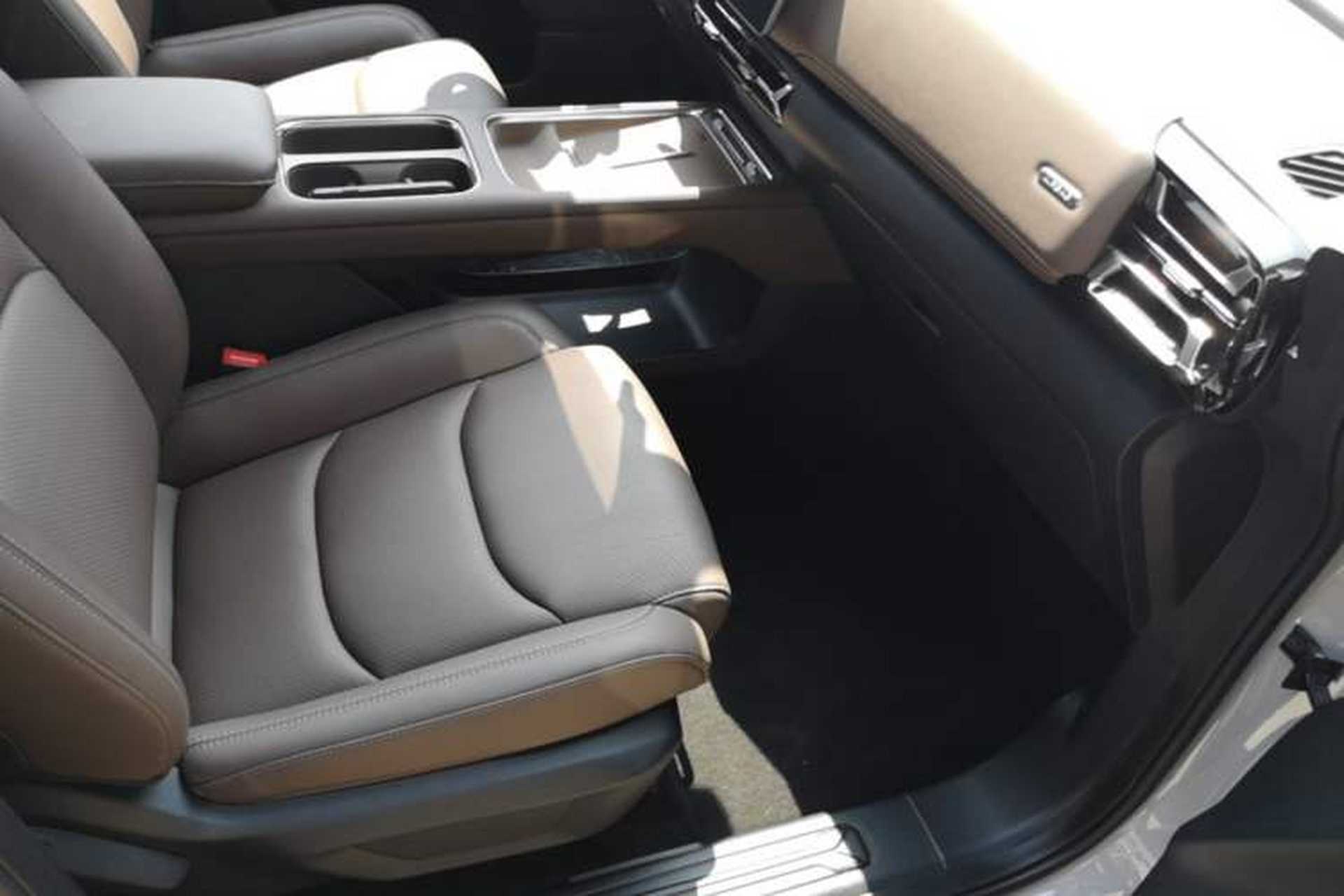 Used Wuling Starlight 730 2025 Model Plug-in Hybrid 125km Luxury Edition Right Front Seat