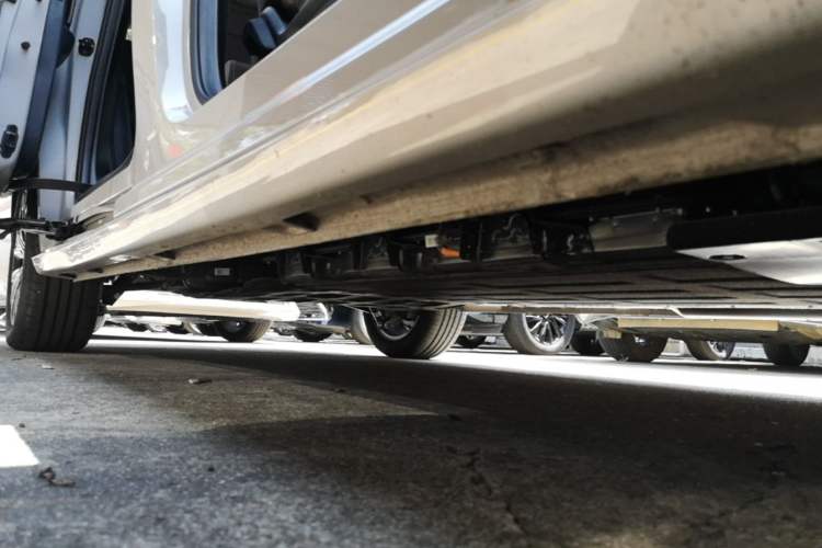 Used Wuling Starlight 730 2025 Model Plug-in Hybrid 125km Luxury Edition Right Side Sill