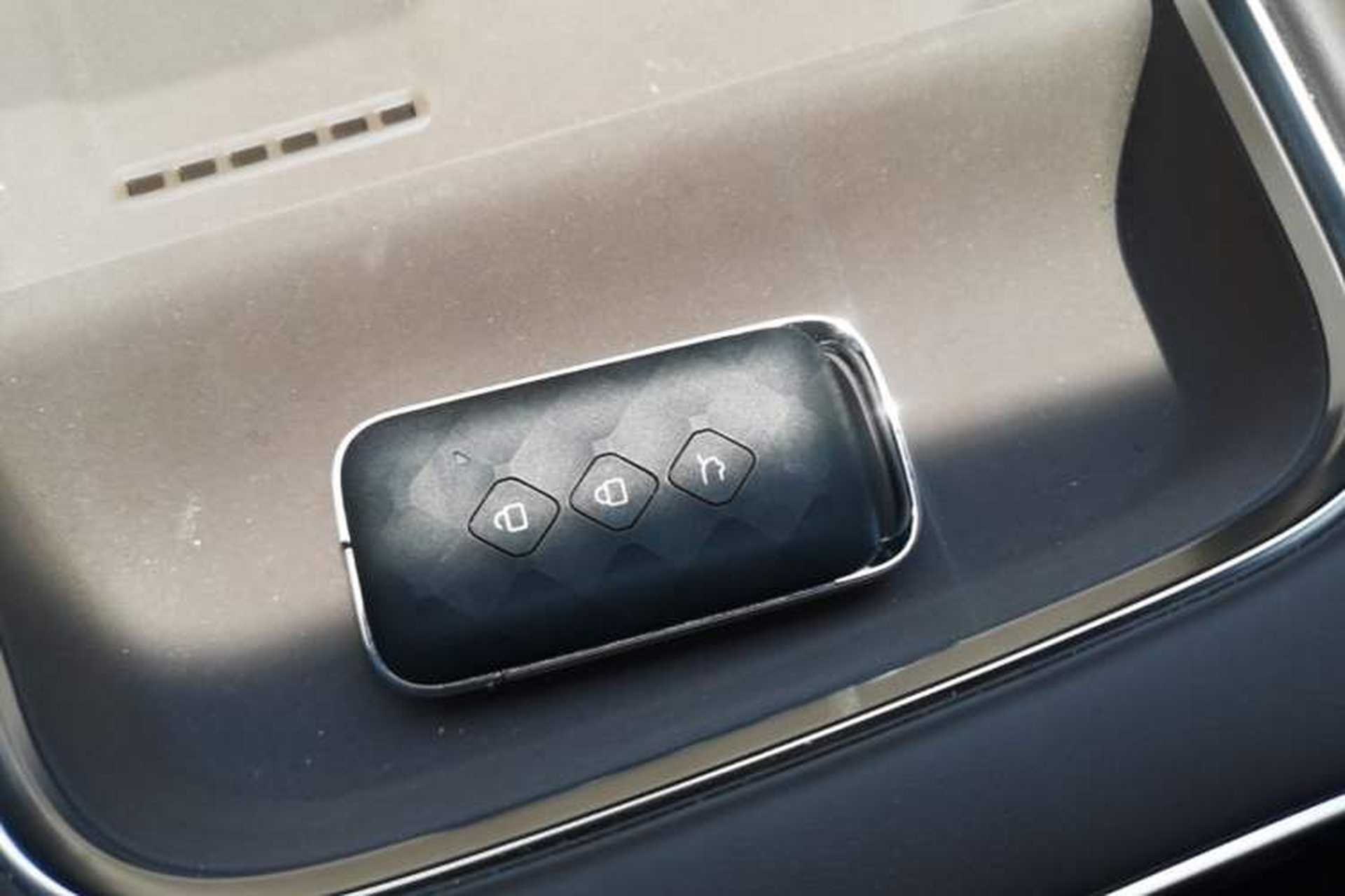 Used Wuling Starlight 730 2025 Model Plug-in Hybrid 125km Luxury Edition Vehicle Key