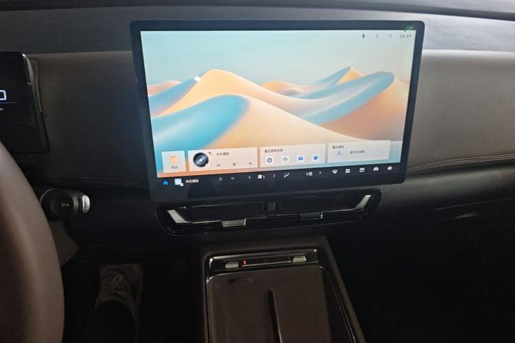 Used Wuling Starlight 730 2025 Model Pure Electric 500km Luxury Edition Audio And AC Panel