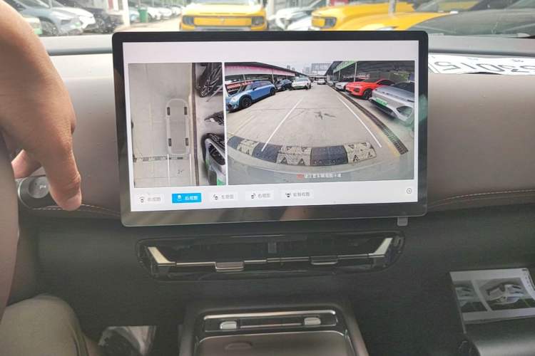 Used Wuling Starlight 730 2025 Model Pure Electric 500km Luxury Edition Audio And AC Panel