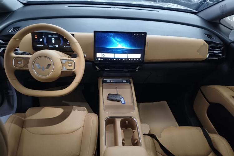 Used Wuling Starlight 730 2025 Model Plug-in Hybrid 125km Luxury Edition Center Console
