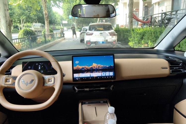 Used Wuling Starlight 730 2025 Model Plug-in Hybrid 125km Luxury Edition Center Console