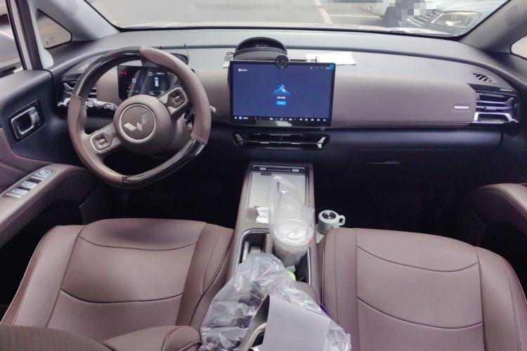 Used Wuling Starlight 730 2025 Model Plug-in Hybrid 125km Luxury Edition Center Console