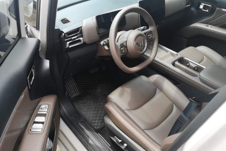Used Wuling Starlight 730 2025 Model Plug-in Hybrid 125km Luxury Edition Driver Seat