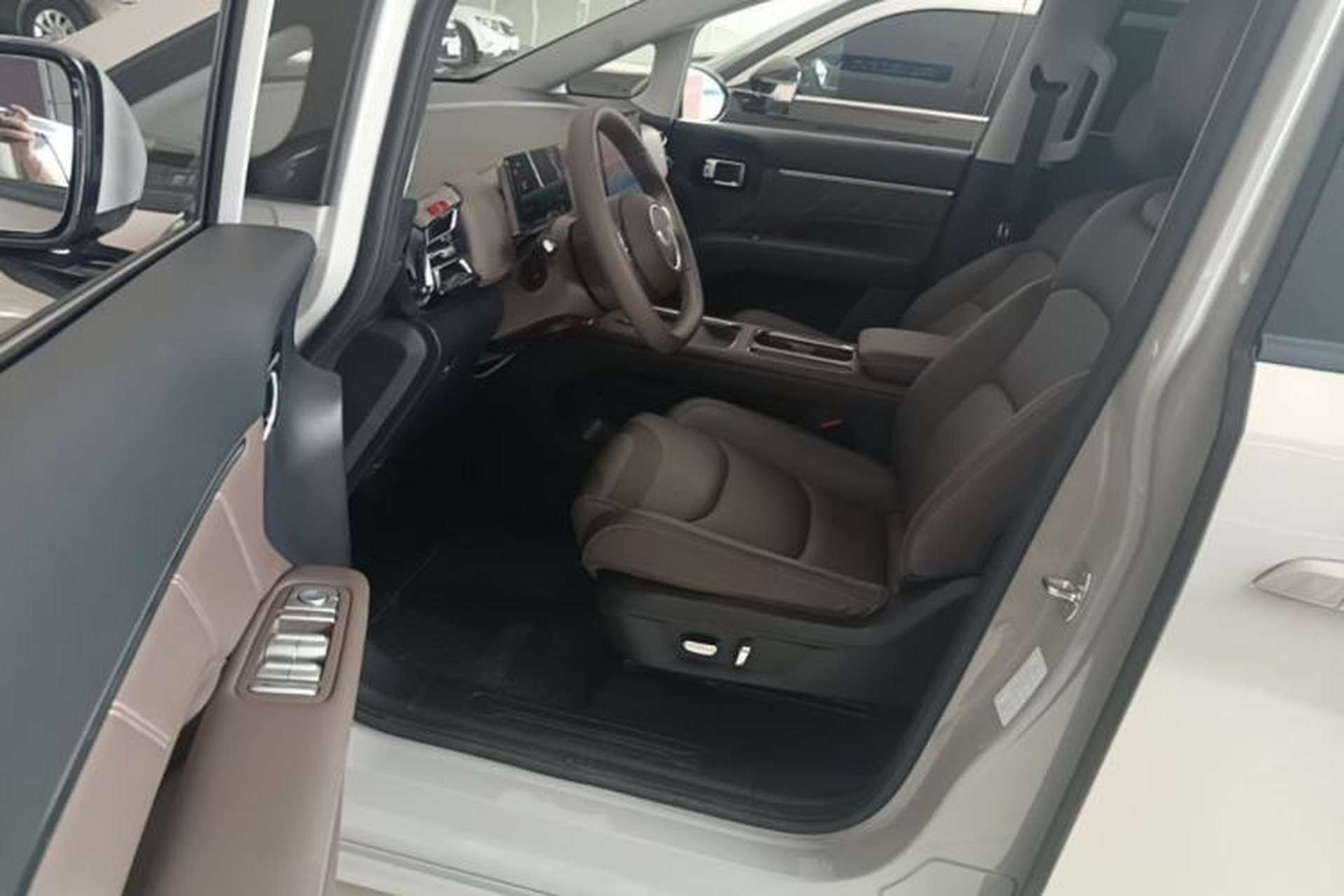 Used Wuling Starlight 730 2025 Model Plug-in Hybrid 125km Luxury Edition Driver Seat
