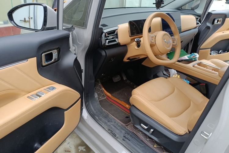 Used Wuling Starlight 730 2025 Model Plug-in Hybrid 125km Luxury Edition Driver Seat