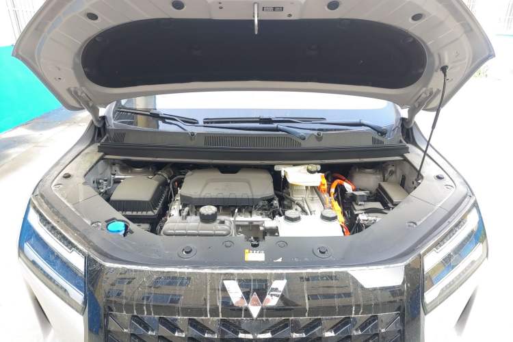 Used Wuling Starlight 730 2025 Model Plug-in Hybrid 125km Luxury Edition Engine Bay