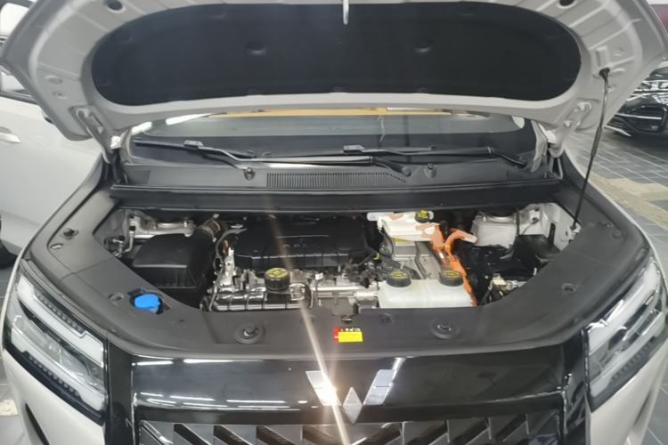 Used Wuling Starlight 730 2025 Model Plug-in Hybrid 125km Luxury Edition Engine Bay