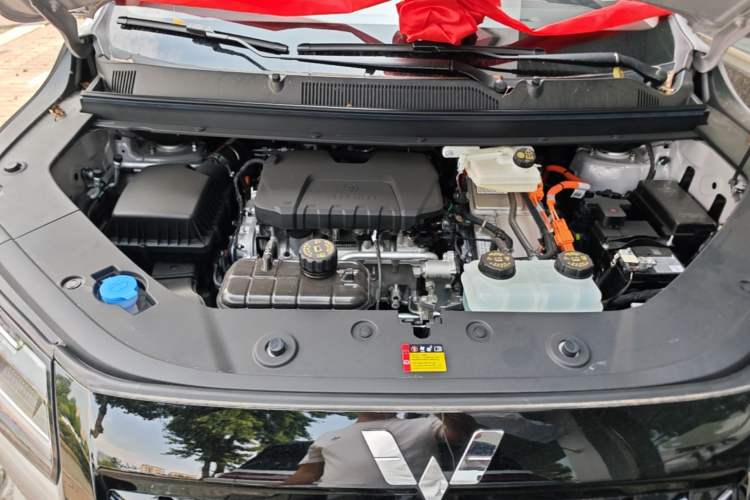 Used Wuling Starlight 730 2025 Model Plug-in Hybrid 125km Luxury Edition Engine Bay