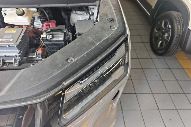 Used Wuling Starlight 730 2025 Model Pure Electric 500km Luxury Edition Engine Bay Left