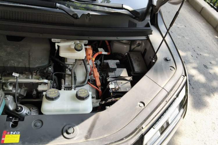 Used Wuling Starlight 730 2025 Model Plug-in Hybrid 125km Luxury Edition Engine Bay Left