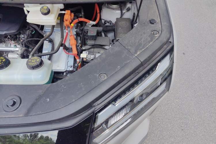 Used Wuling Starlight 730 2025 Model Plug-in Hybrid 125km Luxury Edition Engine Bay Left