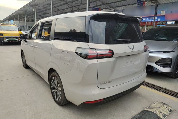Used Wuling Starlight 730 2025 Model Pure Electric 500km Luxury Edition Exterior 2