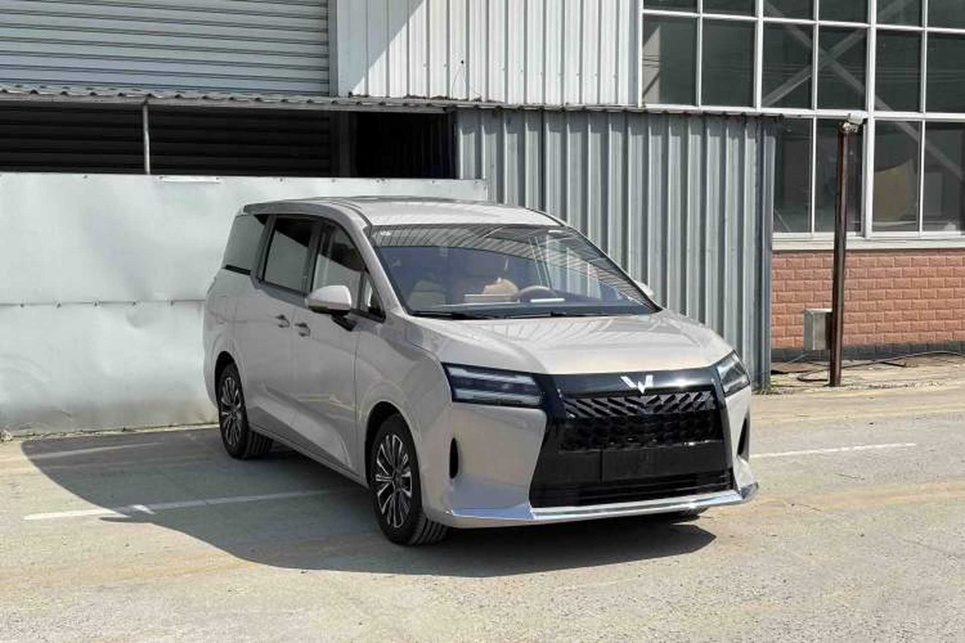 Used Wuling Starlight 730 2025 Model Plug-in Hybrid 125km Luxury Edition Exterior 4