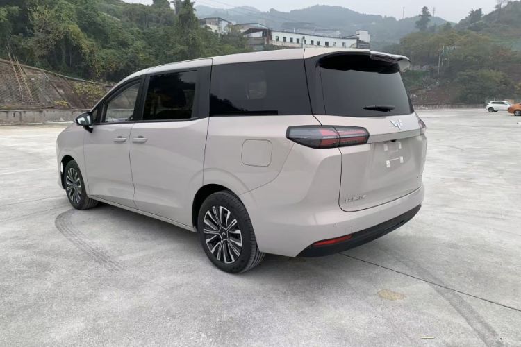 Used Wuling Starlight 730 2025 Model Plug-in Hybrid 125km Luxury Edition Exterior 5
