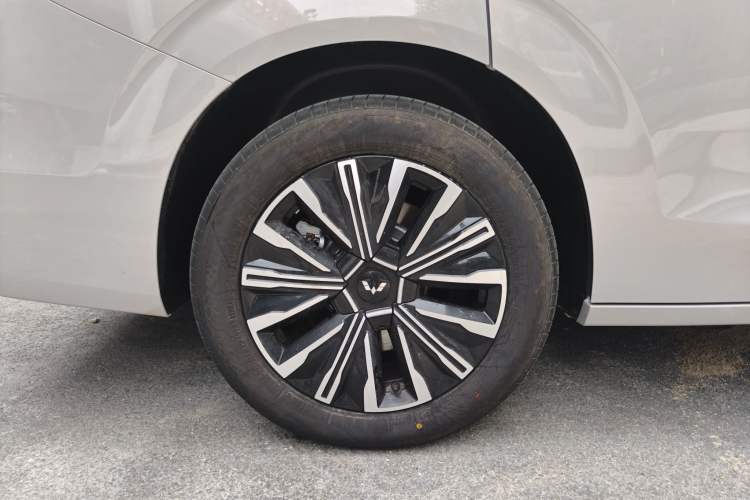Used Wuling Starlight 730 2025 Model Pure Electric 500km Luxury Edition Exterior 7
