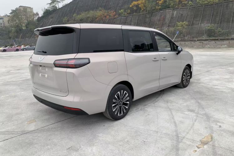 Used Wuling Starlight 730 2025 Model Plug-in Hybrid 125km Luxury Edition Exterior 7