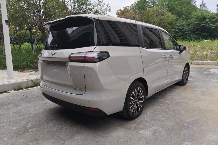 Used Wuling Starlight 730 2025 Model Pure Electric 500km Luxury Edition Exterior 8
