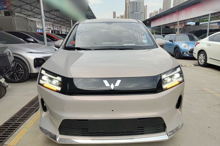 Used Wuling Starlight 730 2025 Model Pure Electric 500km Luxury Edition Front
