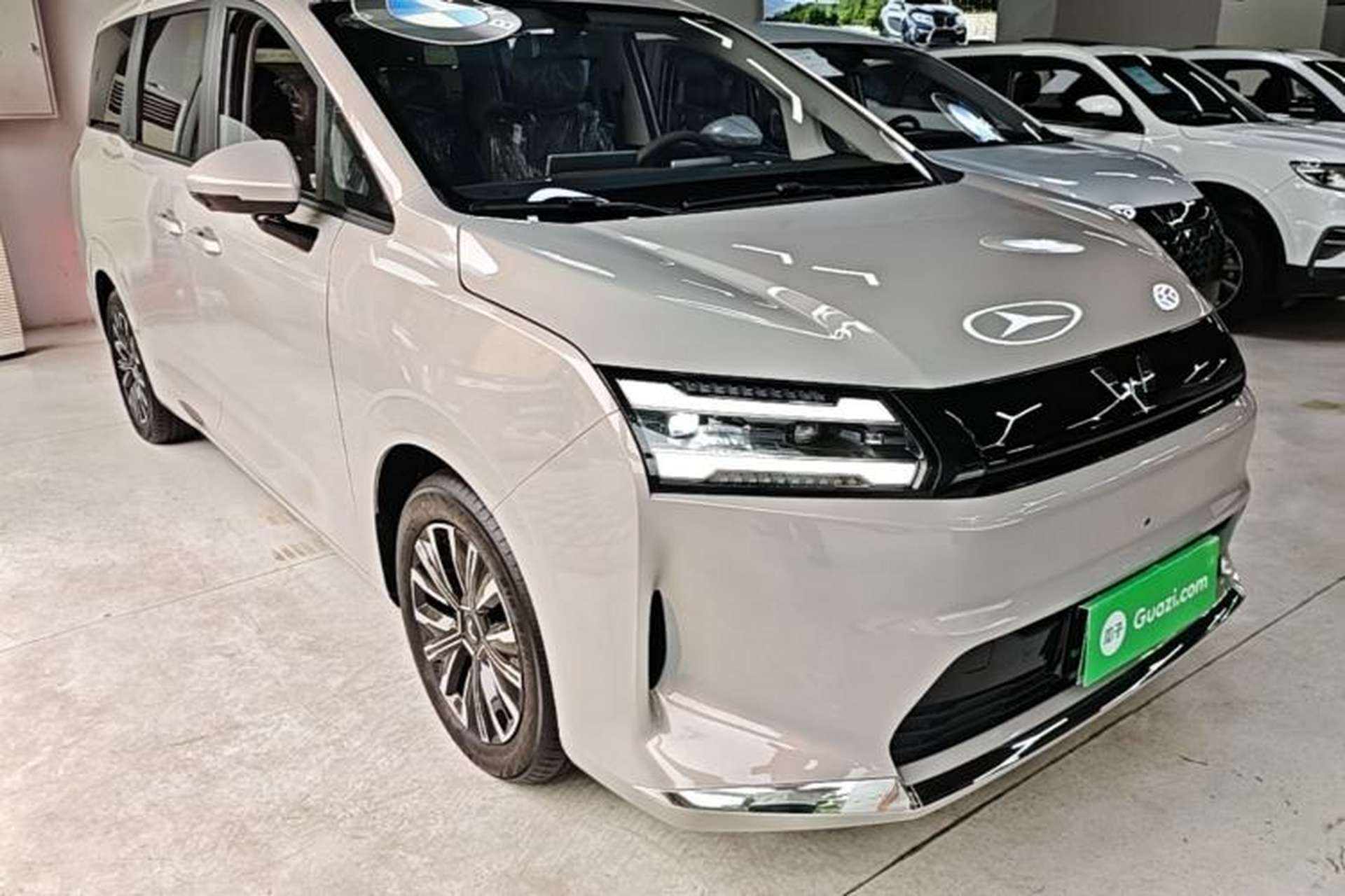 Used Wuling Starlight 730 2025 Model Pure Electric 500km Luxury Edition Front Right 45 Deg