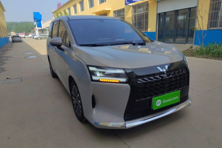 Used Wuling Starlight 730 2025 Model Plug-in Hybrid 125km Luxury Edition Front Right 45 Deg