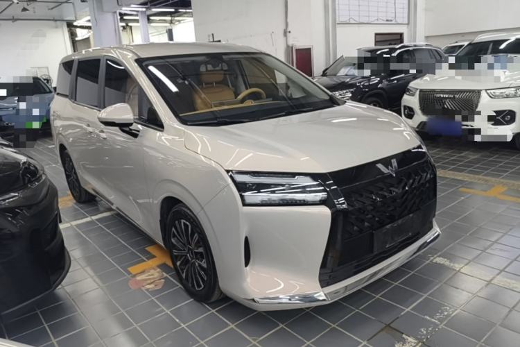 Used Wuling Starlight 730 2025 Model Plug-in Hybrid 125km Luxury Edition Front Right 45 Deg