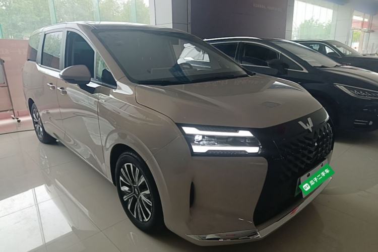 Used Wuling Starlight 730 2025 Model Plug-in Hybrid 125km Luxury Edition Front Right 45 Deg