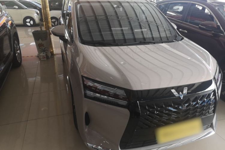 Used Wuling Starlight 730 2025 Model Plug-in Hybrid 125km Luxury Edition Front Right 45 Deg