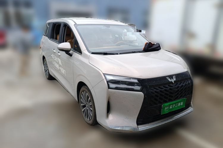Used Wuling Starlight 730 2025 Model Plug-in Hybrid 125km Luxury Edition Front Right 45 Deg