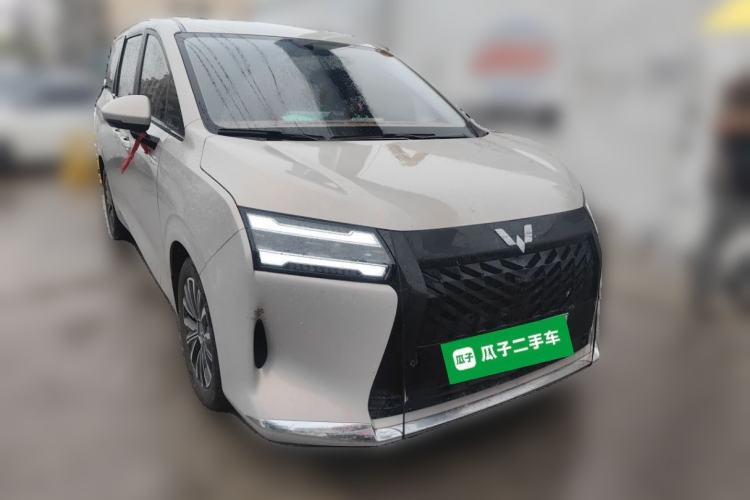 Used Wuling Starlight 730 2025 Model Plug-in Hybrid 125km Luxury Edition Front Right 45 Deg