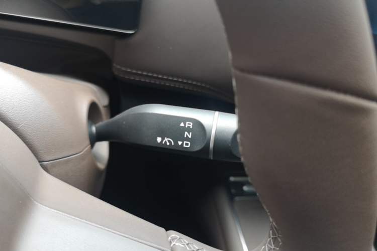 Used Wuling Starlight 730 2025 Model Plug-in Hybrid 125km Luxury Edition Gear Lever