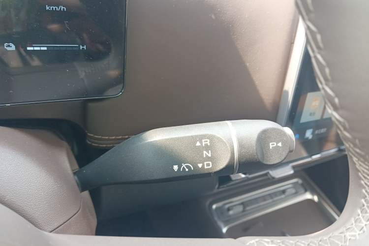 Used Wuling Starlight 730 2025 Model Plug-in Hybrid 125km Luxury Edition Gear Lever