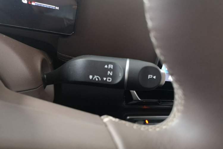 Used Wuling Starlight 730 2025 Model Plug-in Hybrid 125km Luxury Edition Gear Lever