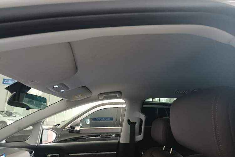 Used Wuling Starlight 730 2025 Model Plug-in Hybrid 125km Luxury Edition Headliner