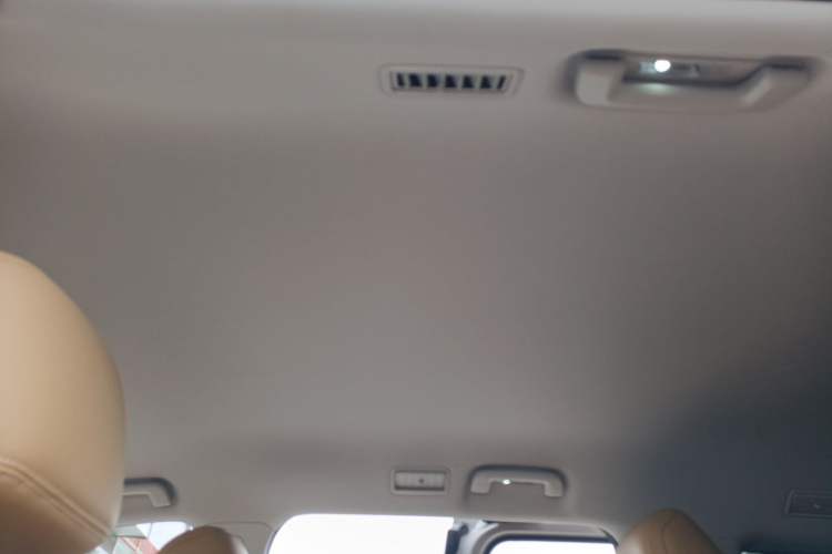 Used Wuling Starlight 730 2025 Model Plug-in Hybrid 125km Luxury Edition Headliner
