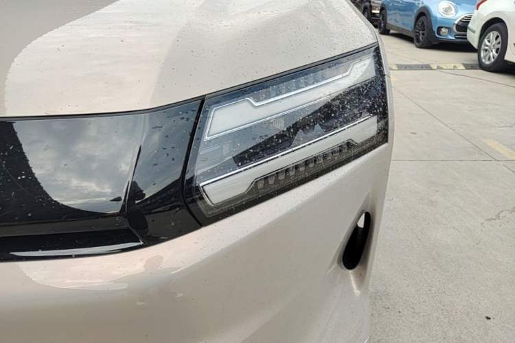 Used Wuling Starlight 730 2025 Model Pure Electric 500km Luxury Edition Left Front Headlight