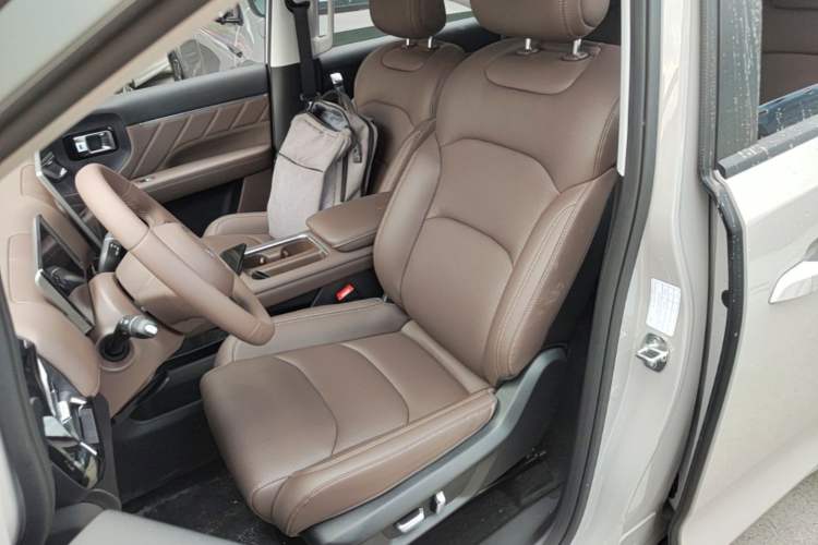 Used Wuling Starlight 730 2025 Model Pure Electric 500km Luxury Edition Left Front Seat