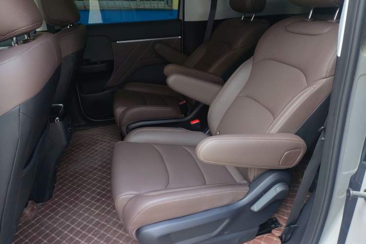 Used Wuling Starlight 730 2025 Model Plug-in Hybrid 125km Luxury Edition Left Rear Seat