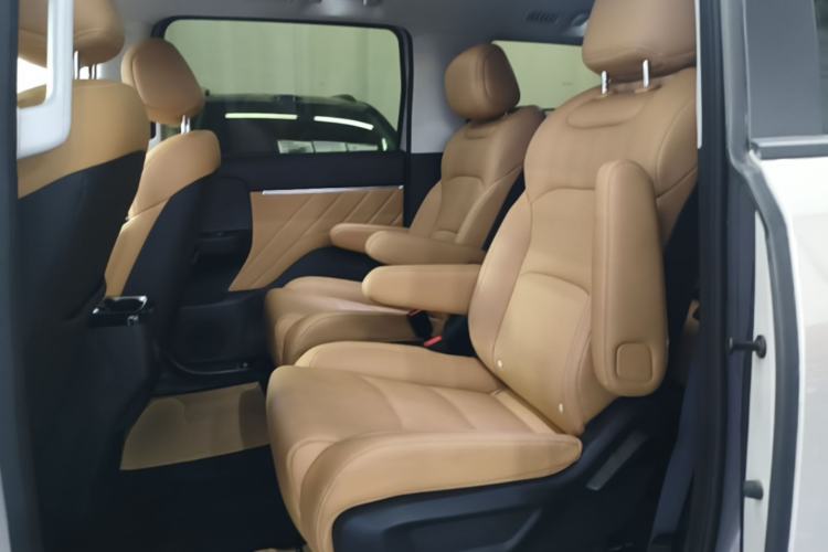 Used Wuling Starlight 730 2025 Model Plug-in Hybrid 125km Luxury Edition Left Rear Seat