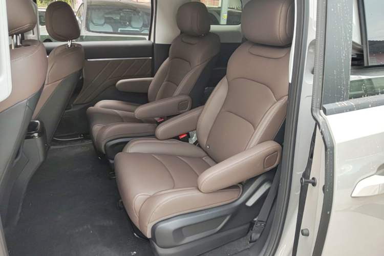 Used Wuling Starlight 730 2025 Model Pure Electric 500km Luxury Edition Left Rear Seat