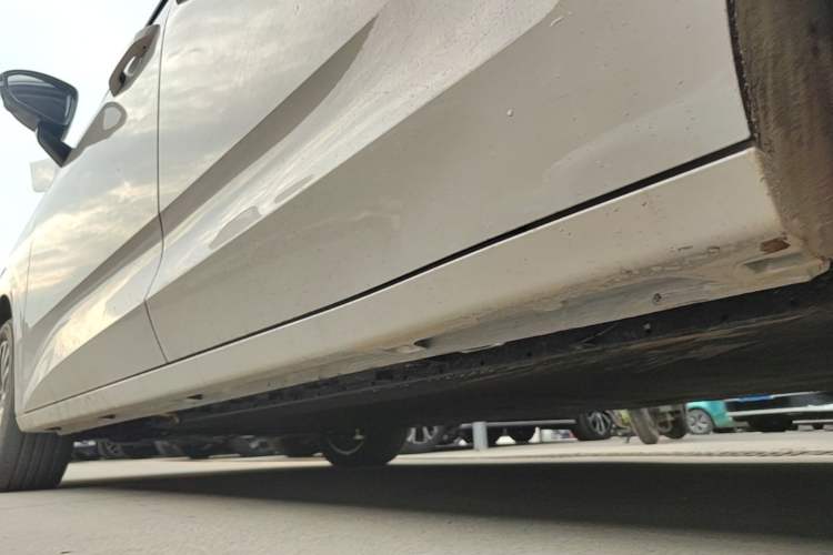Used Wuling Starlight 730 2025 Model Pure Electric 500km Luxury Edition Left Side Sill