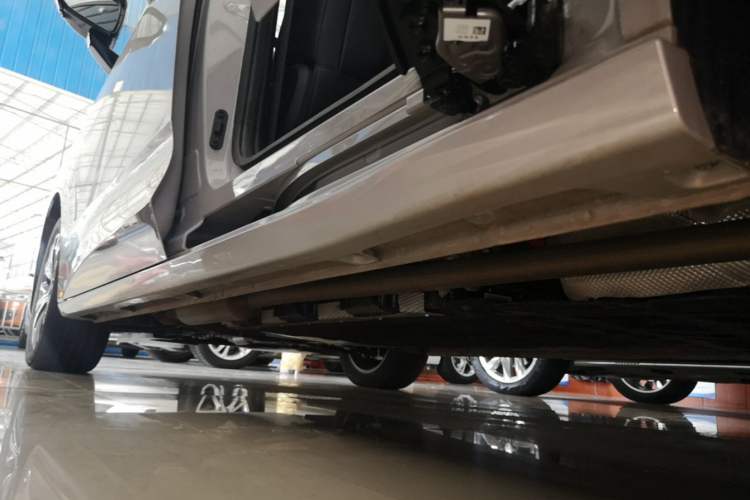 Used Wuling Starlight 730 2025 Model Plug-in Hybrid 125km Luxury Edition Left Side Sill