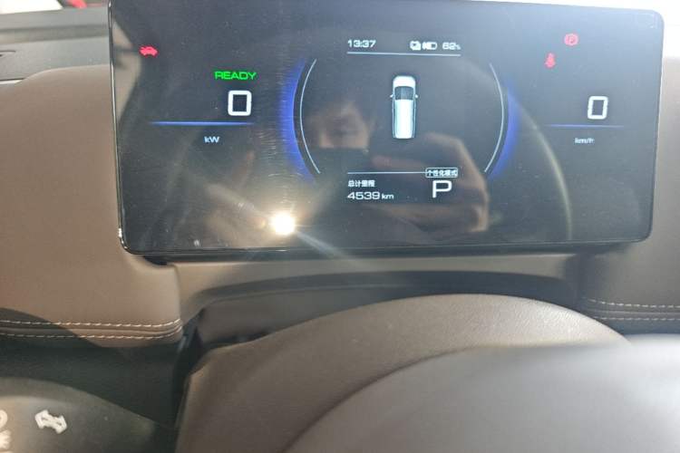 Used Wuling Starlight 730 2025 Model Pure Electric 500km Luxury Edition Odometer Close Up