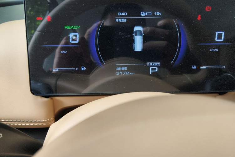 Used Wuling Starlight 730 2025 Model Plug-in Hybrid 125km Luxury Edition Odometer Close Up