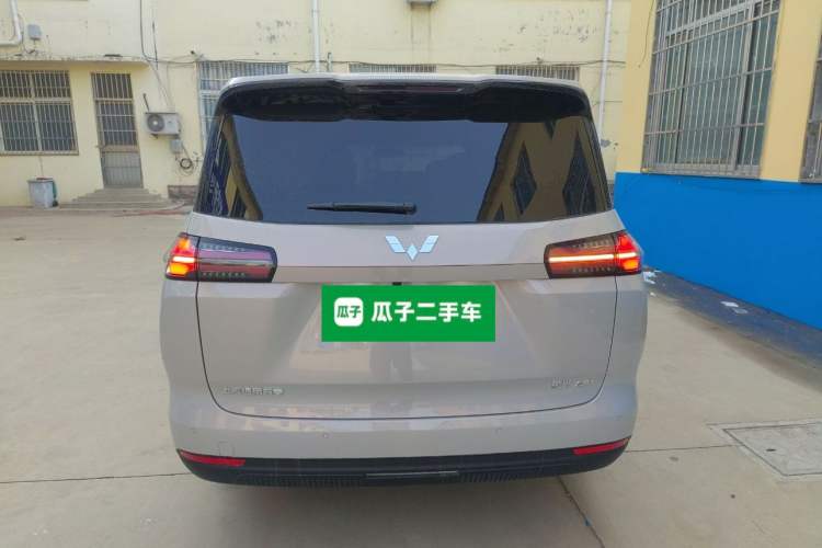 Used Wuling Starlight 730 2025 Model Plug-in Hybrid 125km Luxury Edition Rear