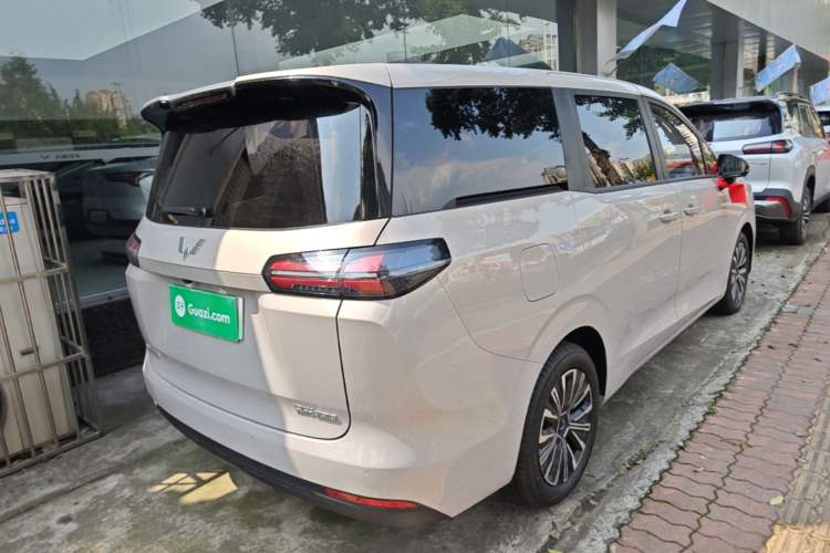 Used Wuling Starlight 730 2025 Model Plug-in Hybrid 125km Luxury Edition Rear Right 45 Deg
