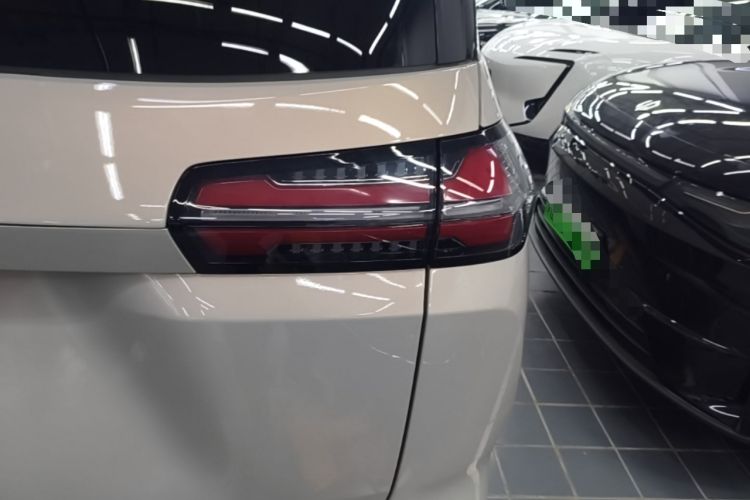 Used Wuling Starlight 730 2025 Model Plug-in Hybrid 125km Luxury Edition Right Rear Taillight